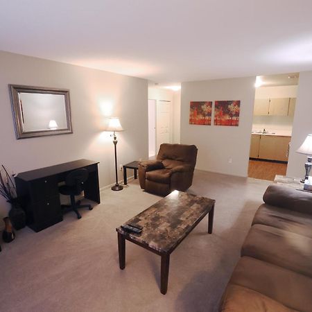 Paris Plaza Apartment Elliot Lake Ngoại thất bức ảnh