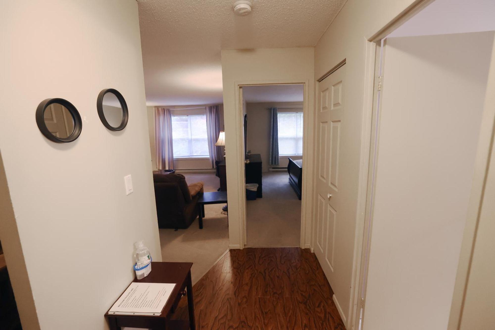 Paris Plaza Apartment Elliot Lake Ngoại thất bức ảnh