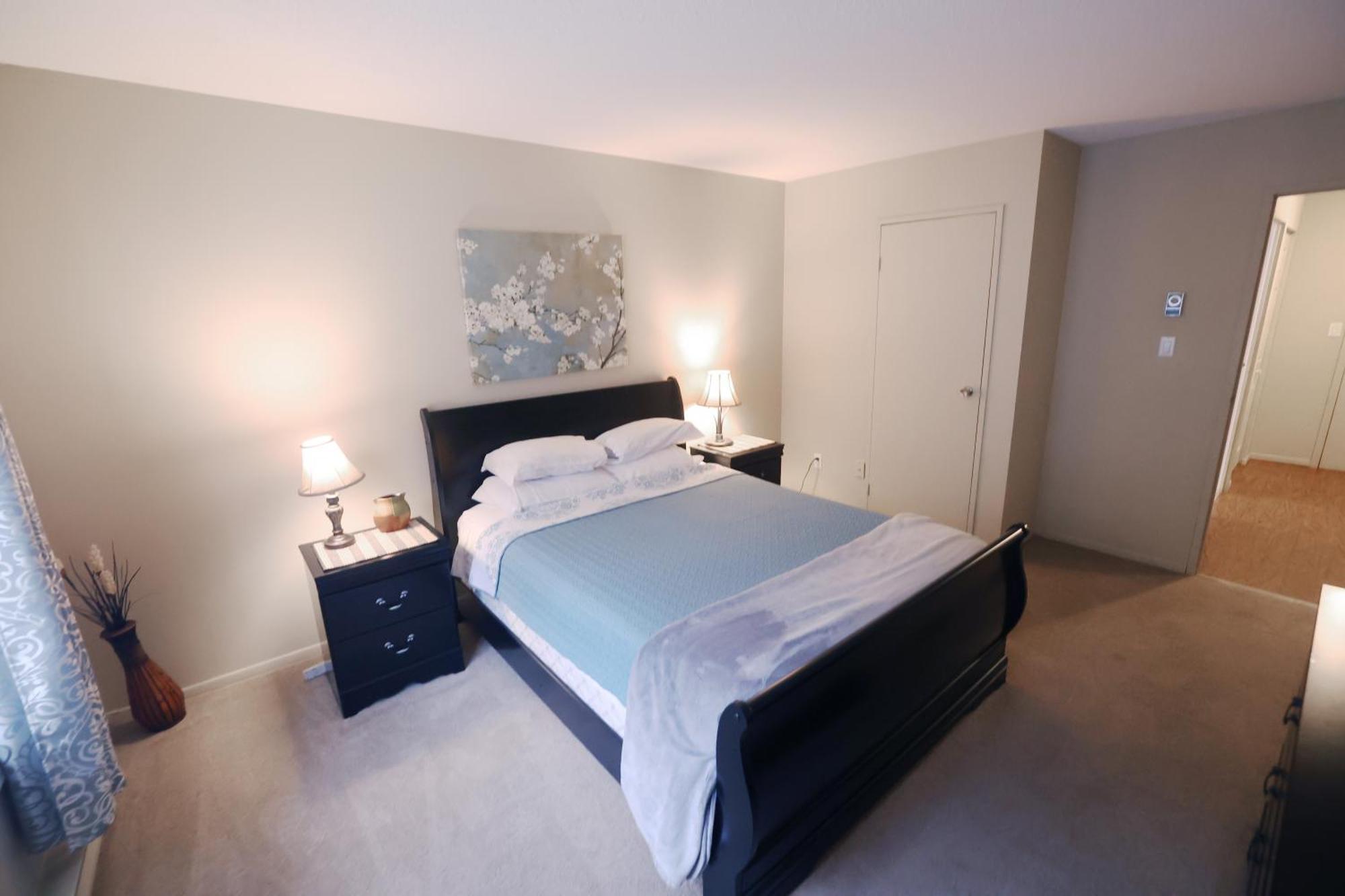 Paris Plaza Apartment Elliot Lake Ngoại thất bức ảnh