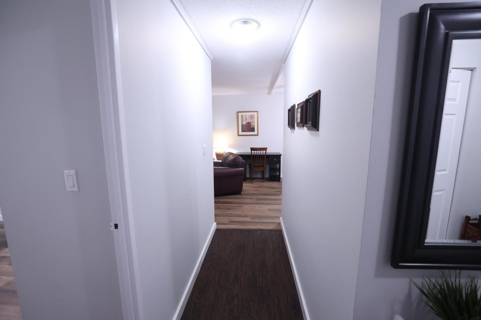 Paris Plaza Apartment Elliot Lake Ngoại thất bức ảnh